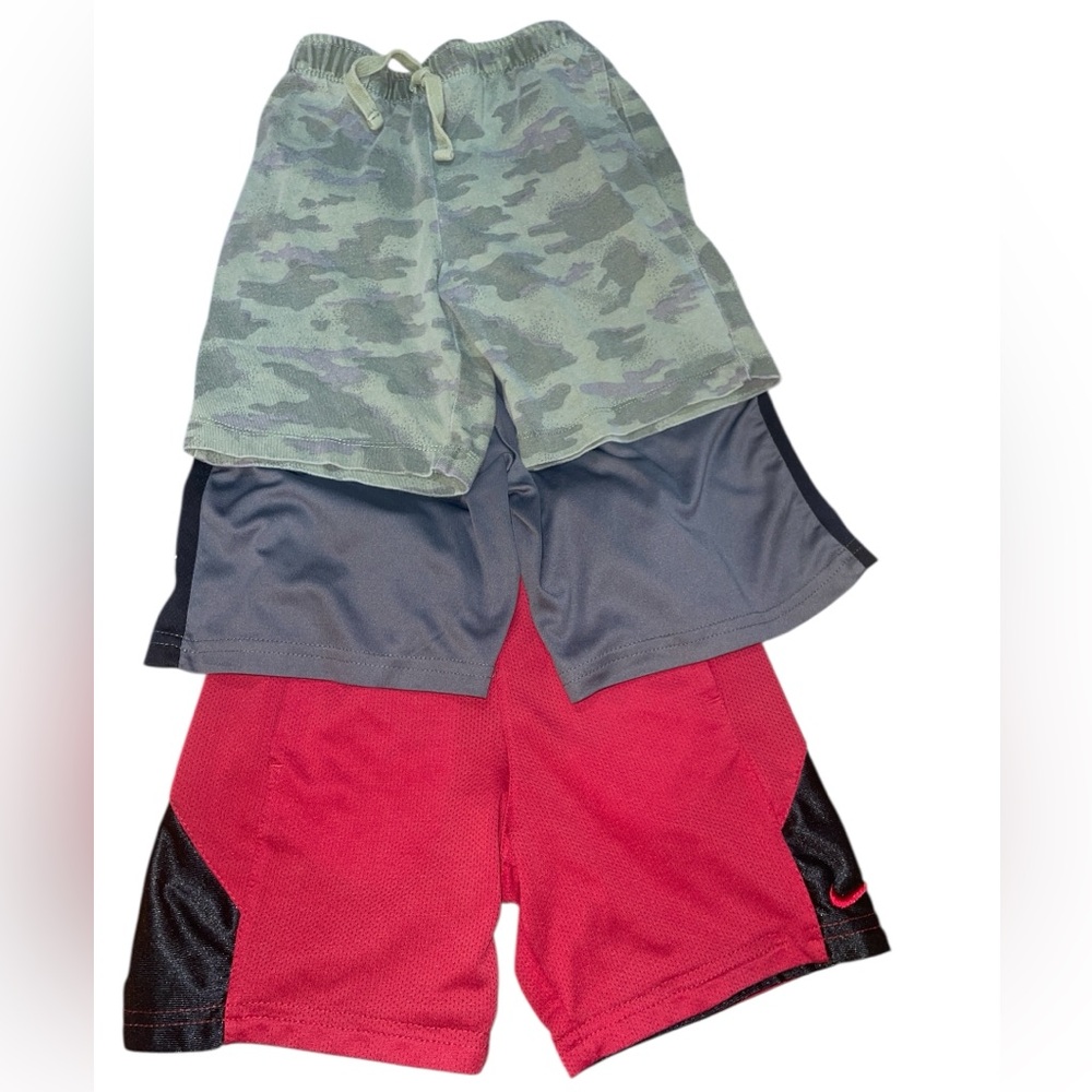 BOYS SHORTS SIZE 6 - Picture 2 of 6